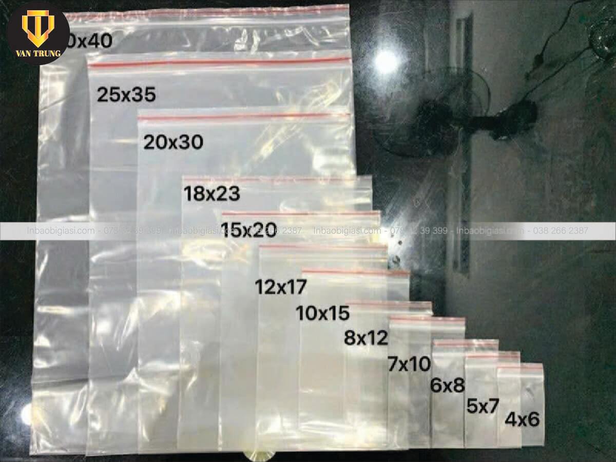 Kích thước túi zipper chỉ đỏ