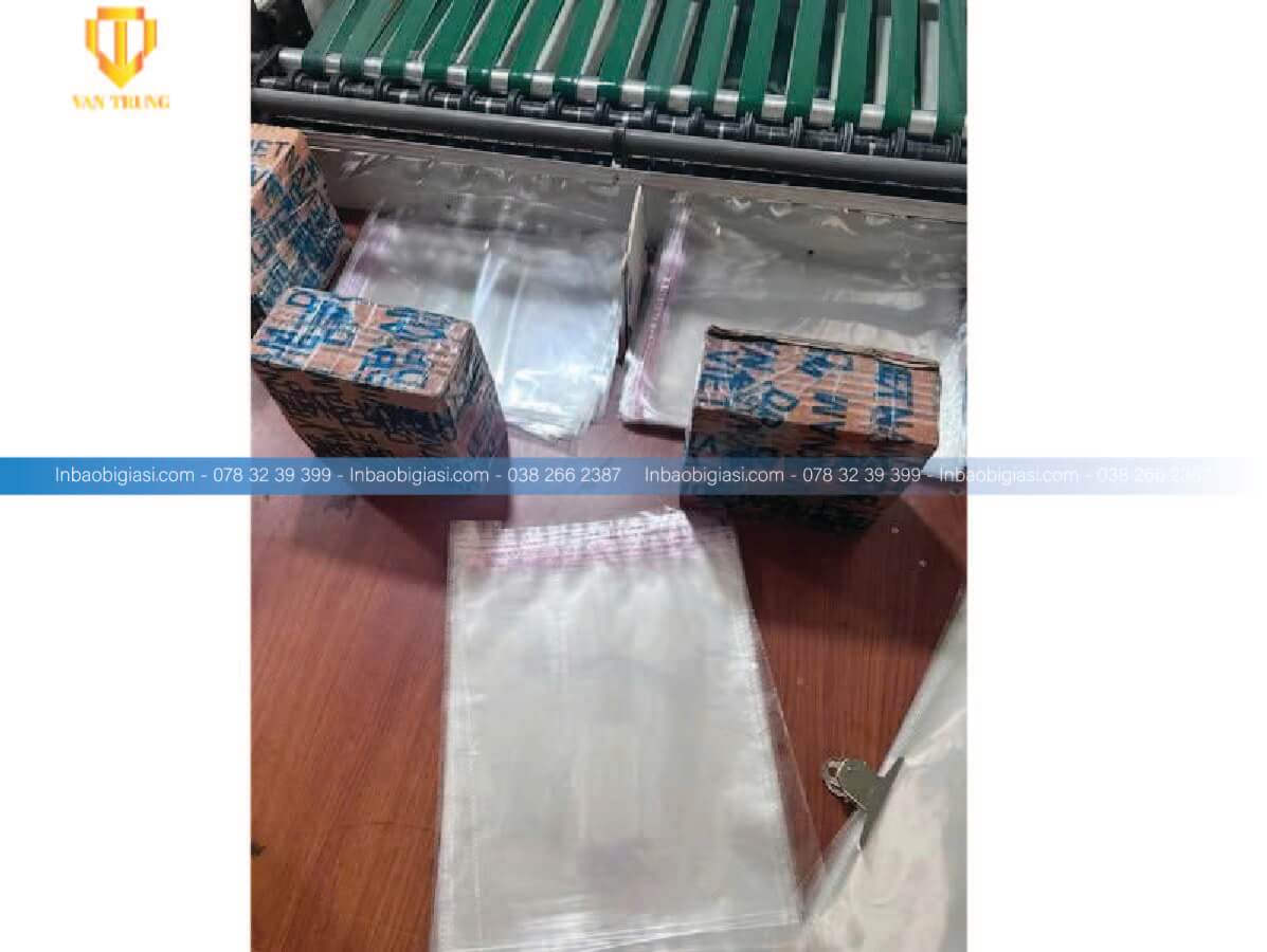 Máy cắt túi OPP nhanh chóng