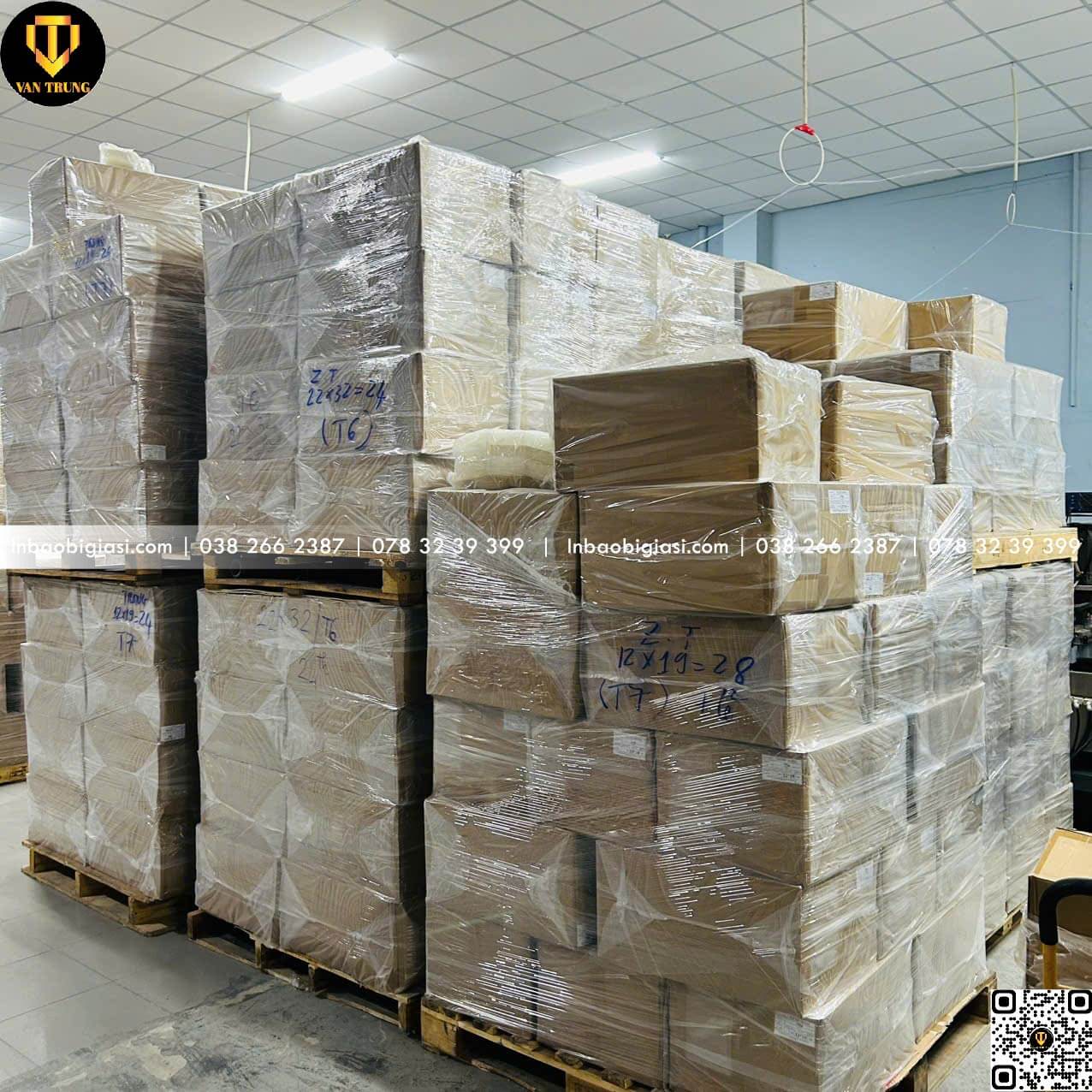 Phân khu chứa túi zip bạc