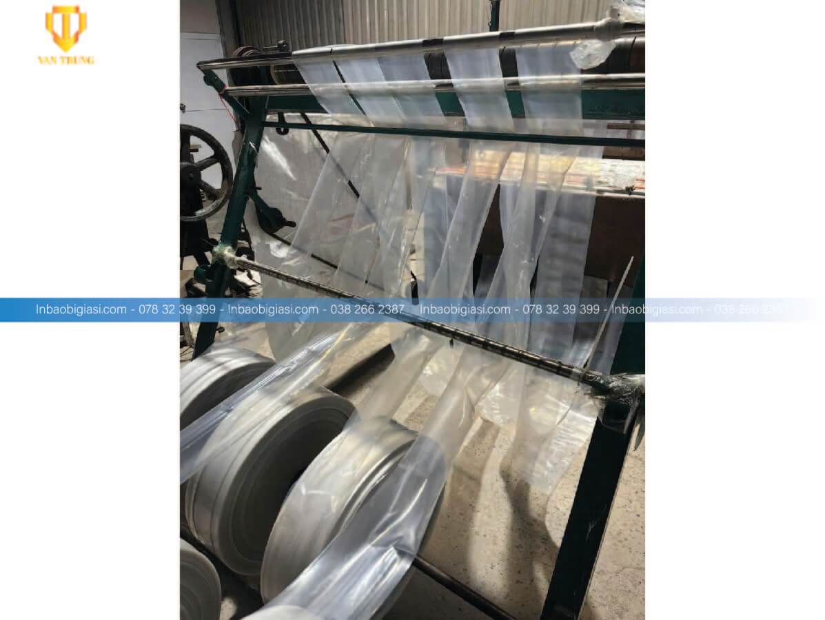Xưởng sản xuất túi chữ T