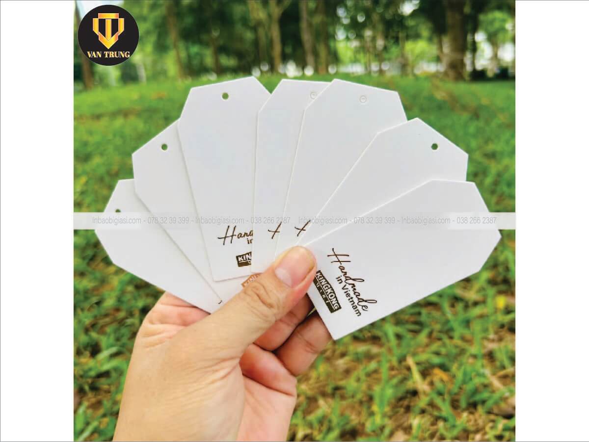 Tag giấy làm bằng chất liệu couche