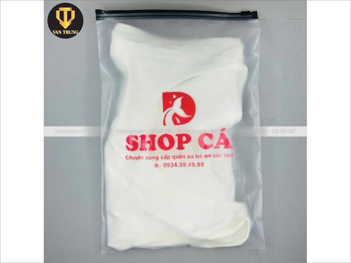 Túi zip kéo in logo shop thời trang