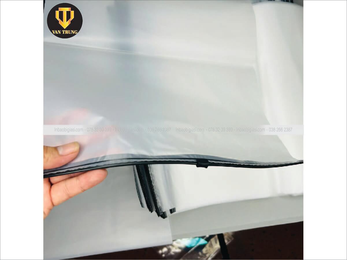 Túi zipper đựng quần áo HD